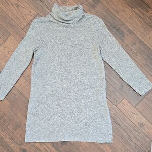 Old Navy Light Gray Turtle Neck Sweater (Tunic Length)